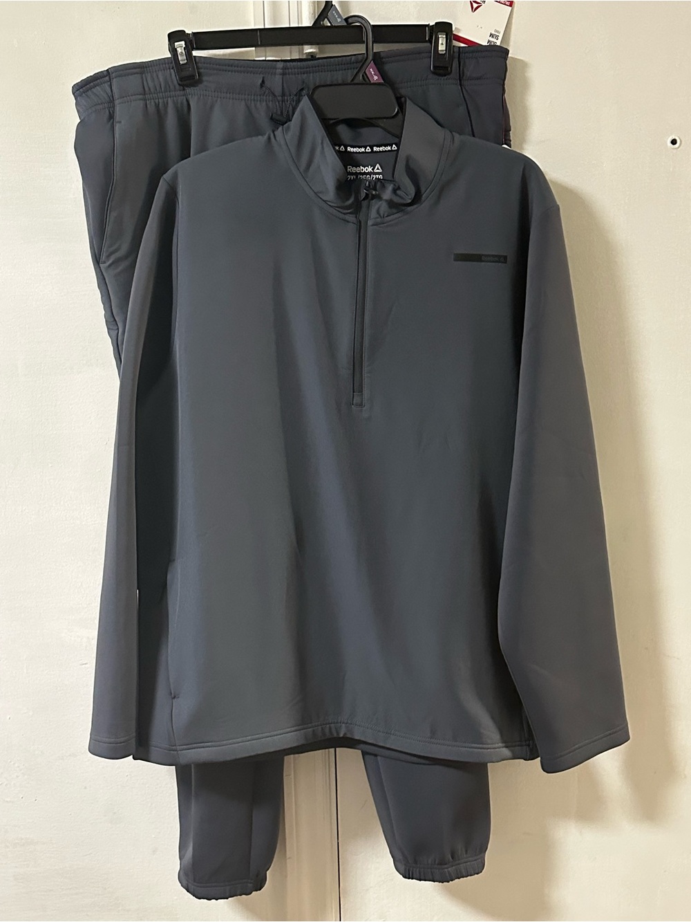 Reebok Men's Performance Quarter-Zip Jacket – Charcoal